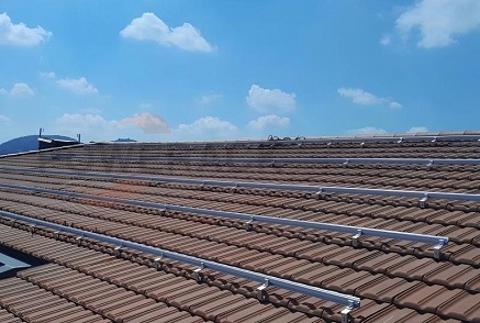 Регулируема алуминиева кука за слънчеви керемиди POW-TRH-T29