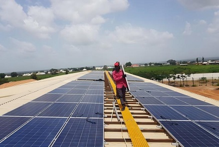 Фотоволтаична модернизация на покриви на високи сгради: Разширяване на границите на монтажните конструкции от алуминиеви сплави